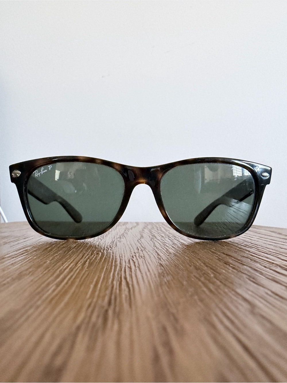 Ray-Ban Tortoiseshell Frame with polarized Dark brown Lenses